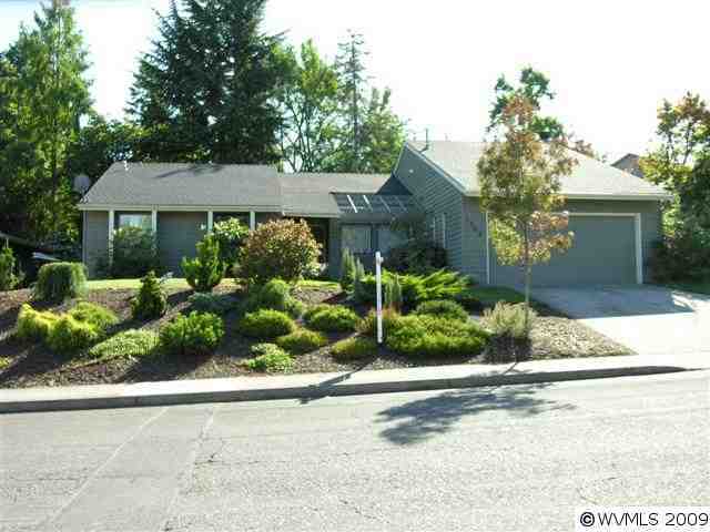 Property Photo:  1360  Kathy St S  OR 97306 
