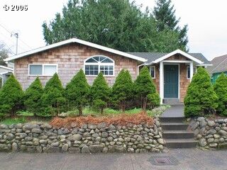 Property Photo:  779 16th Ave  OR 97138 