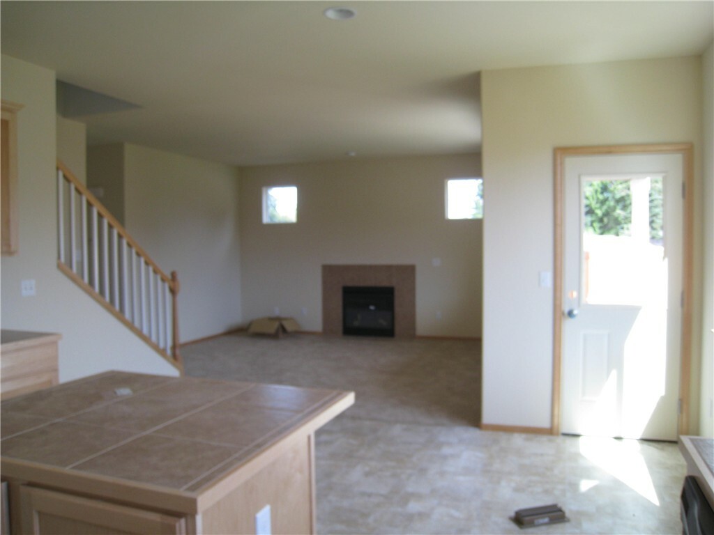 Property Photo: 11215 SE 214th Ct WA 98031