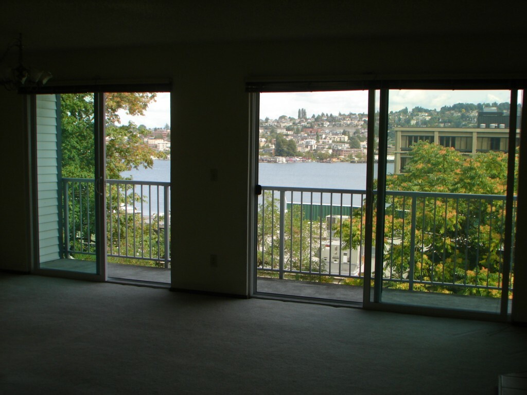 Property Photo:  762 Hayes St 42  WA 98109 