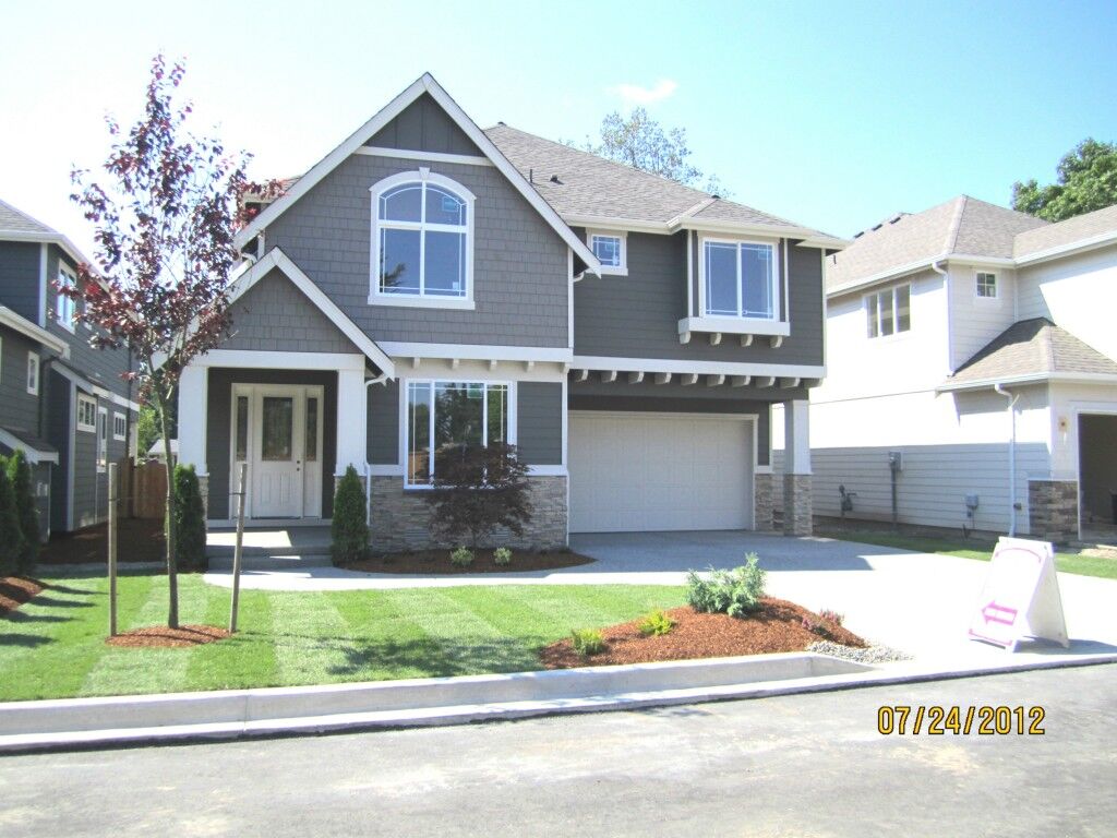 Property Photo:  5005 NE 8th St  WA 98059 