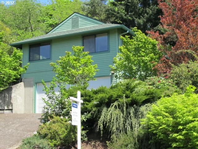 Property Photo:  585 Woodcrest Dr  OR 97477 