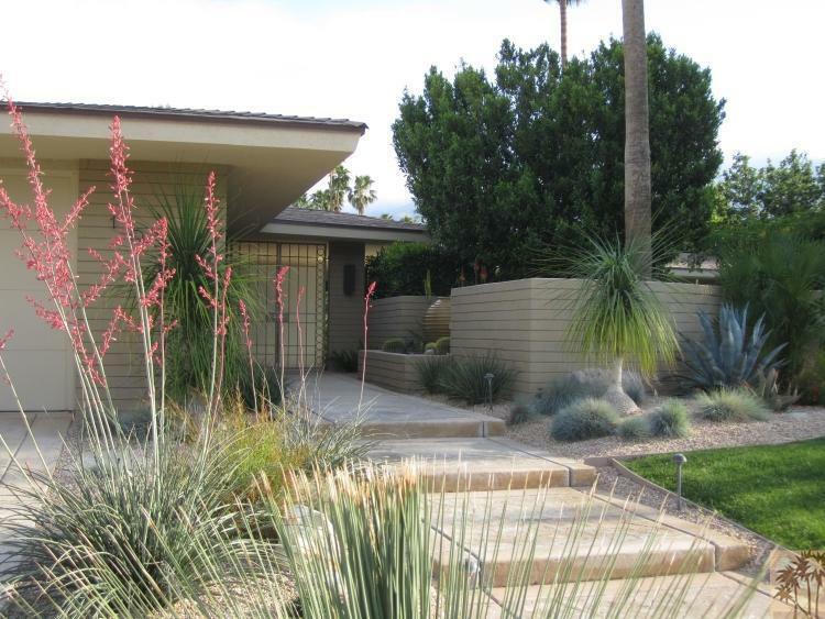 Property Photo:  1033 E Sierra Way  CA 92264 