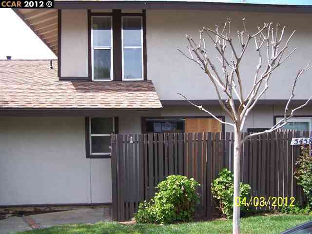 Property Photo: 5458 Roundtree Dr F CA 94521
