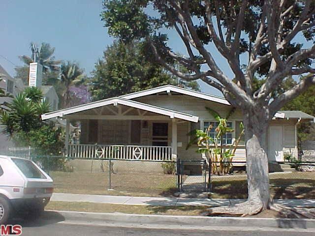 Property Photo:  2327 5th St  CA 90405 