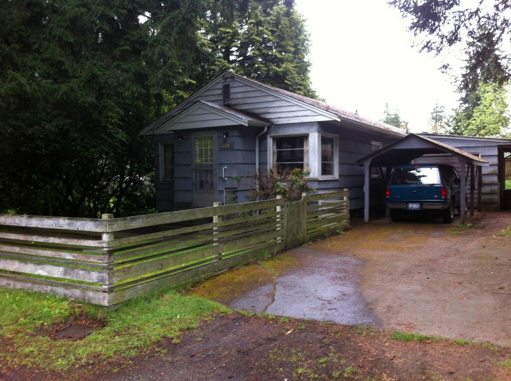 Property Photo:  15526 Wallingford Ave N  WA 98133 