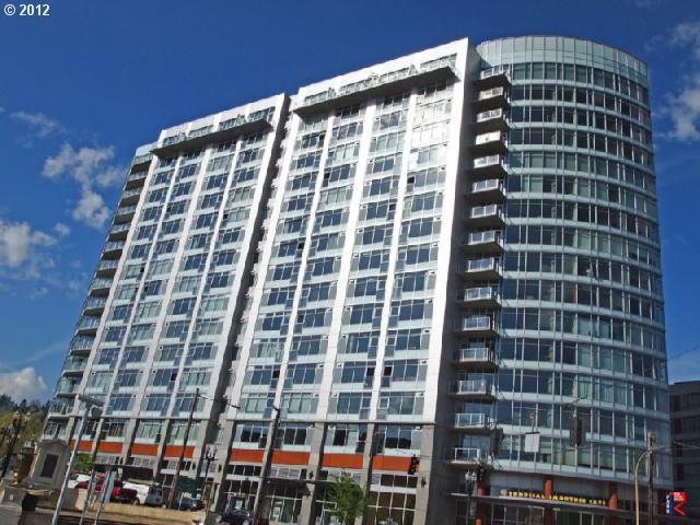 Property Photo: 1926 W Burnside St 1009 OR 97209