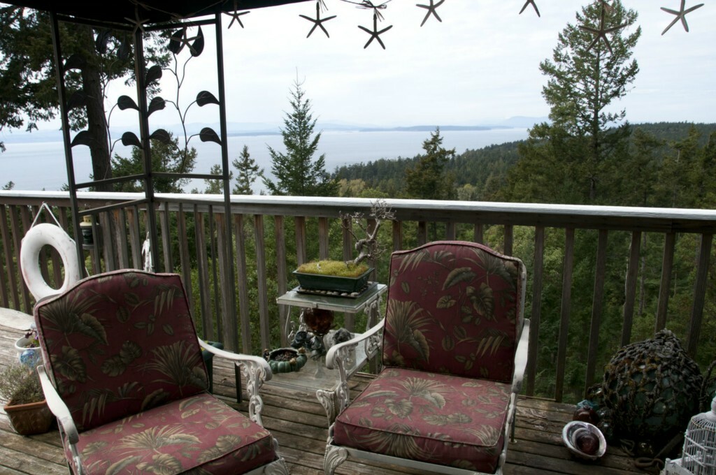 Property Photo:  381 Threewit Place  WA 98250 