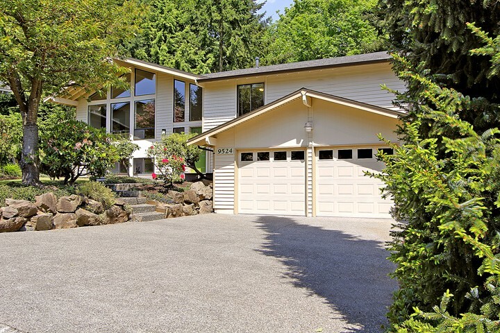 Property Photo:  9524 NE 141st Place  WA 98034 