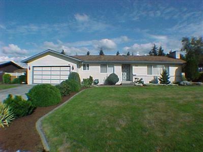 Property Photo:  714 Upland Dr  WA 98273 