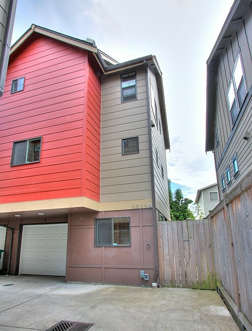 Property Photo:  2633B NW 58th St  WA 98107 