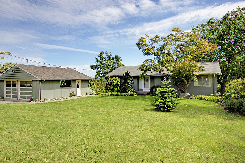Property Photo: 7231 S 135th St WA 98178