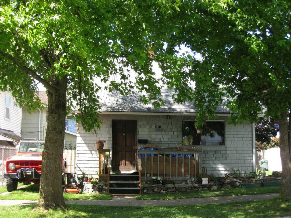 Property Photo: 2411 N 11th St WA 98406
