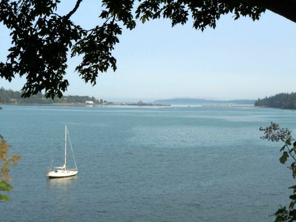 Property Photo: 25 Gamble Place NE WA 98346