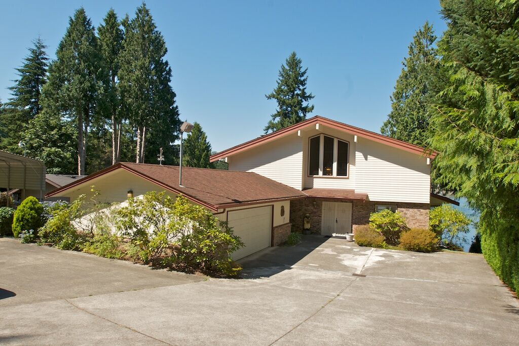 Property Photo: 3320 Cabrini Dr NW WA 98335