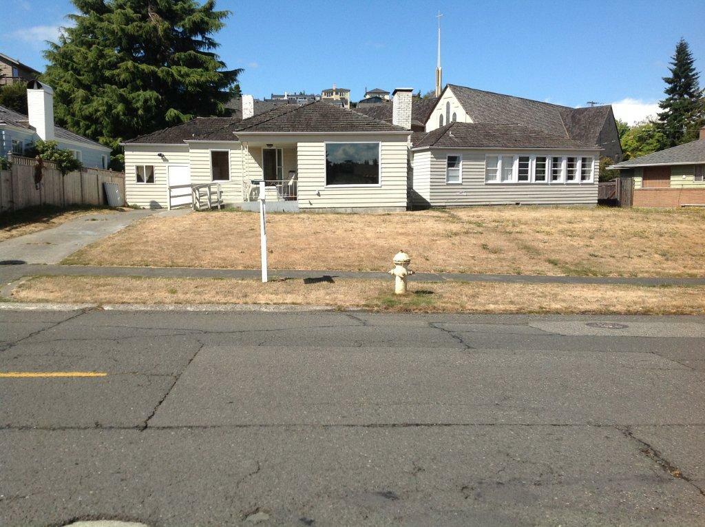Property Photo:  2283 Viewmont Way W  WA 98199 
