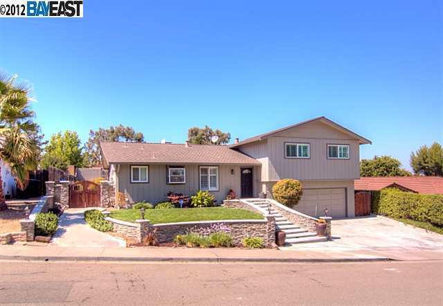 Property Photo:  419 Mavis Dr  CA 94566-6809 