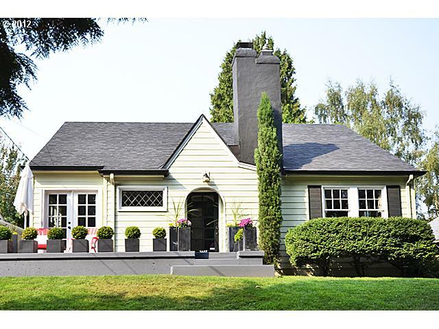 Property Photo: 3607 NE 21st Ave OR 97212