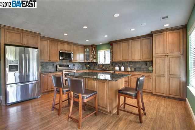 Property Photo:  37845 Glenmoor Dr  CA 94536-6671 