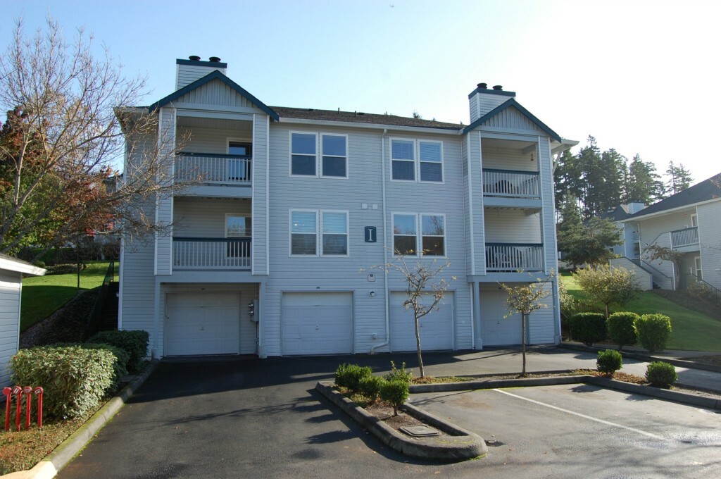 Property Photo:  33020 10th Ave SW I201  WA 98023 