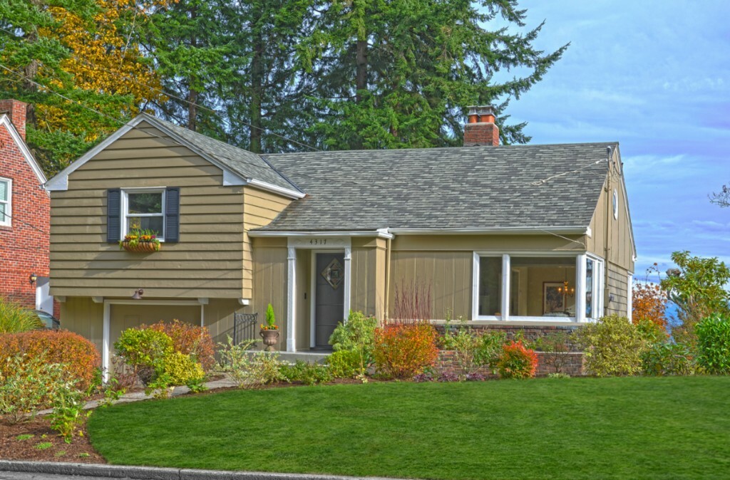 Property Photo:  4317 Federal Ave  WA 98203 