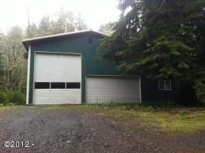 Property Photo: 5015 SE Port Avenue OR 97367