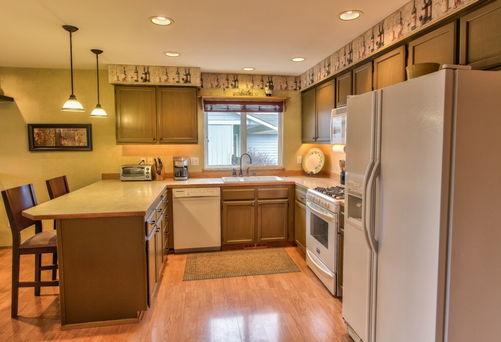 Property Photo: 227 S 27th St WA 98274