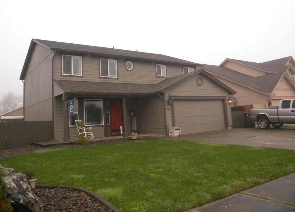 Property Photo:  2115 Grove St  WA 98632 