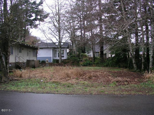 Property Photo: 543 SE Port Avenue OR 97367