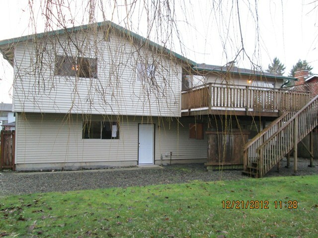 Property Photo:  227 214th St SW  WA 98021 