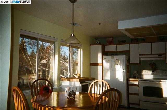 Property Photo: 4623 Nicol Cmn 102 CA 94550-7244