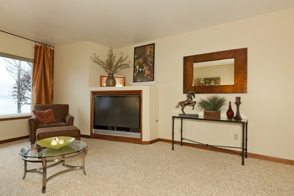 Property Photo:  2920 Alki Ave SW 103  WA 98116 