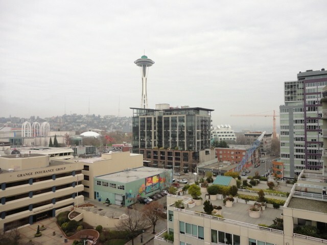 Property Photo: 2621 2nd Ave 1202 WA 98121