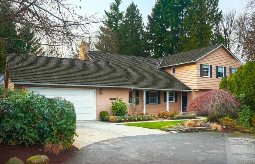 Property Photo:  8330 SE 61st St  WA 98040 