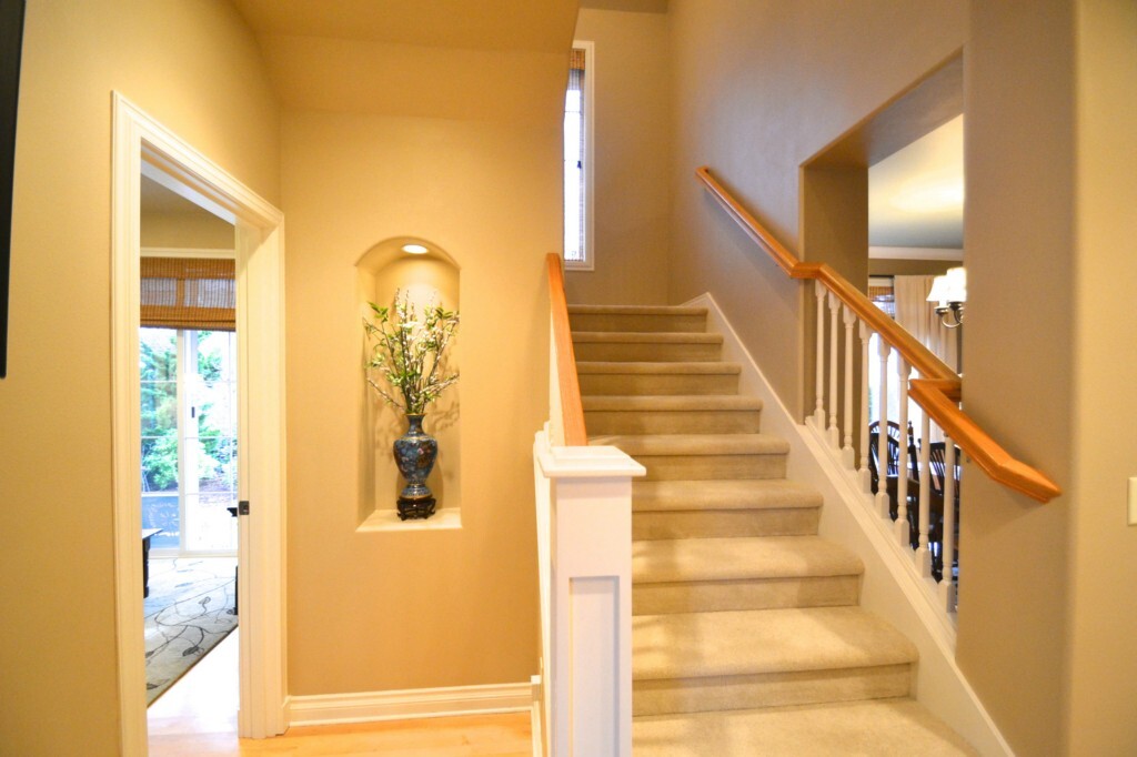 Property Photo:  1983 14th Ct NE  WA 98029 