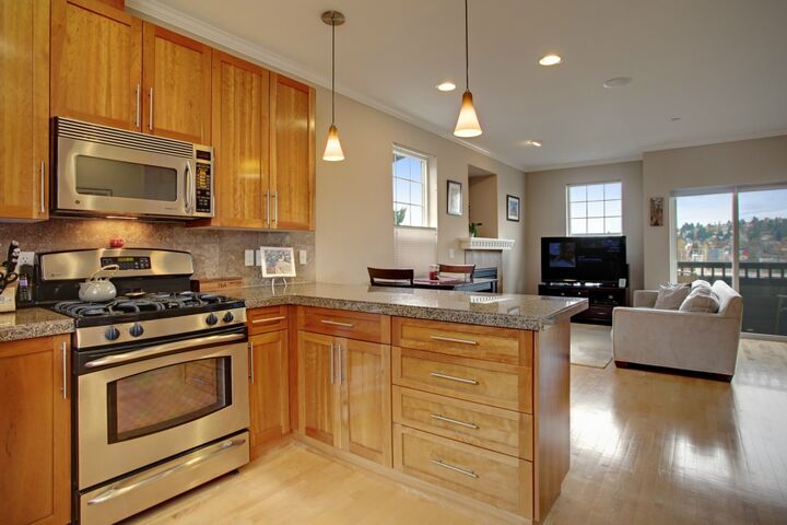 Property Photo:  31 Etruria  WA 98109 
