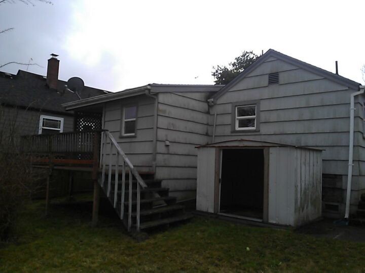 Property Photo:  2202 Trenton Ave  WA 98310 