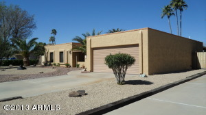 Property Photo:  2902 E Laurel Lane  AZ 85028 