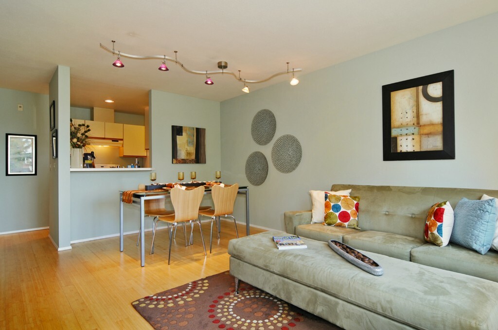 Property Photo: 4421 Greenwood Ave N 104 WA 98103