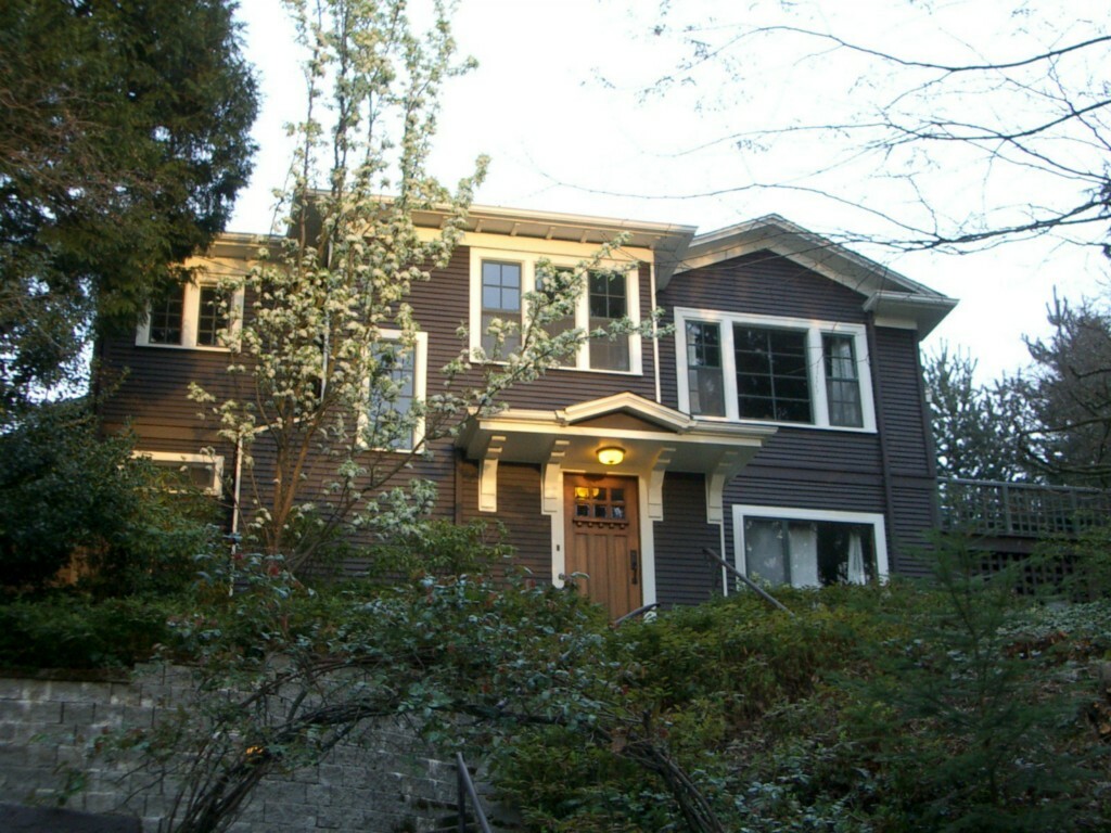 Property Photo:  1718 33rd Ave  WA 98122 