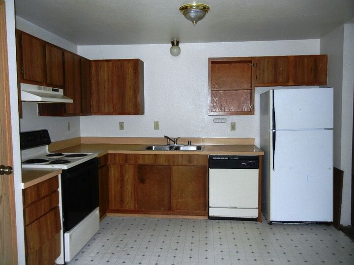 Property Photo: 15902 52nd St E WA 98390