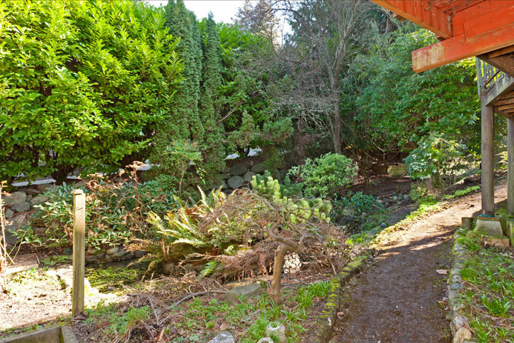 Property Photo: 3621 W Commodore Wy WA 98199