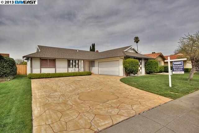 Property Photo:  1244 Lakehurst Rd  CA 94551-1852 