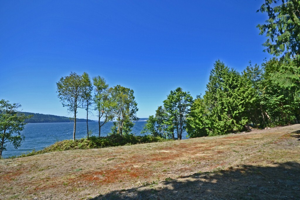 Property Photo:  3221 Highway 20  WA 98368 