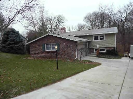 Property Photo:  4 Windsor Court  IL 60914 