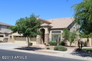 Property Photo:  348 W Kingbird Drive  AZ 85286 