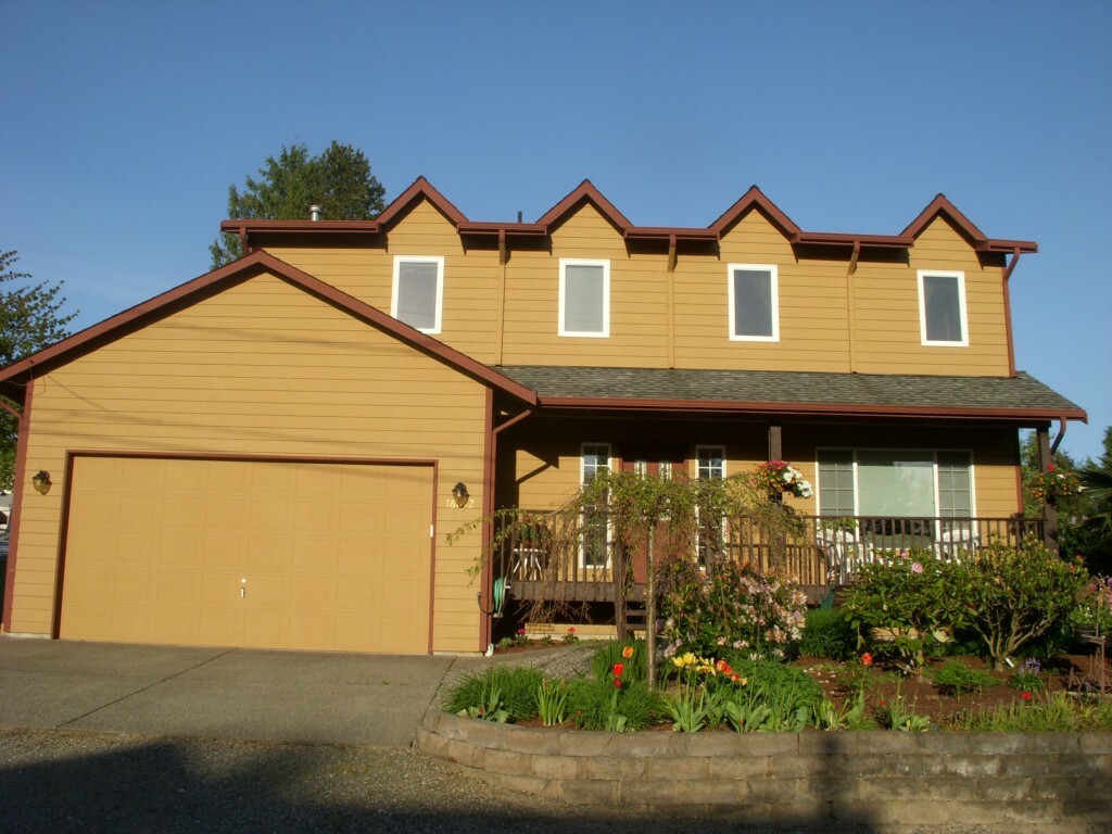 Property Photo:  16842 104th Ave SE  WA 98055 