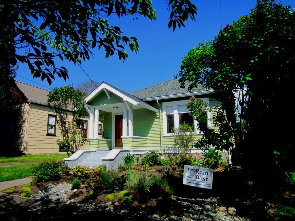 Property Photo:  6730 Earl Ave NW  WA 98117 