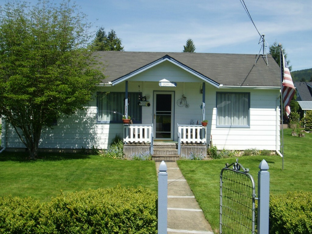 Property Photo:  33418 SE 44th Place  WA 98024 