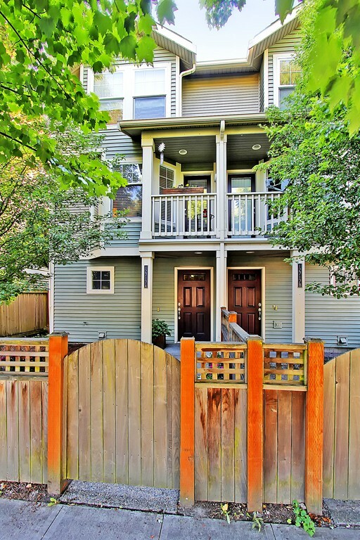 Property Photo: 12717 Greenwood Ave N A WA 98133